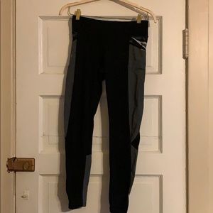 Athleta “Be Free” Train Tight Black/Gray Sz Small